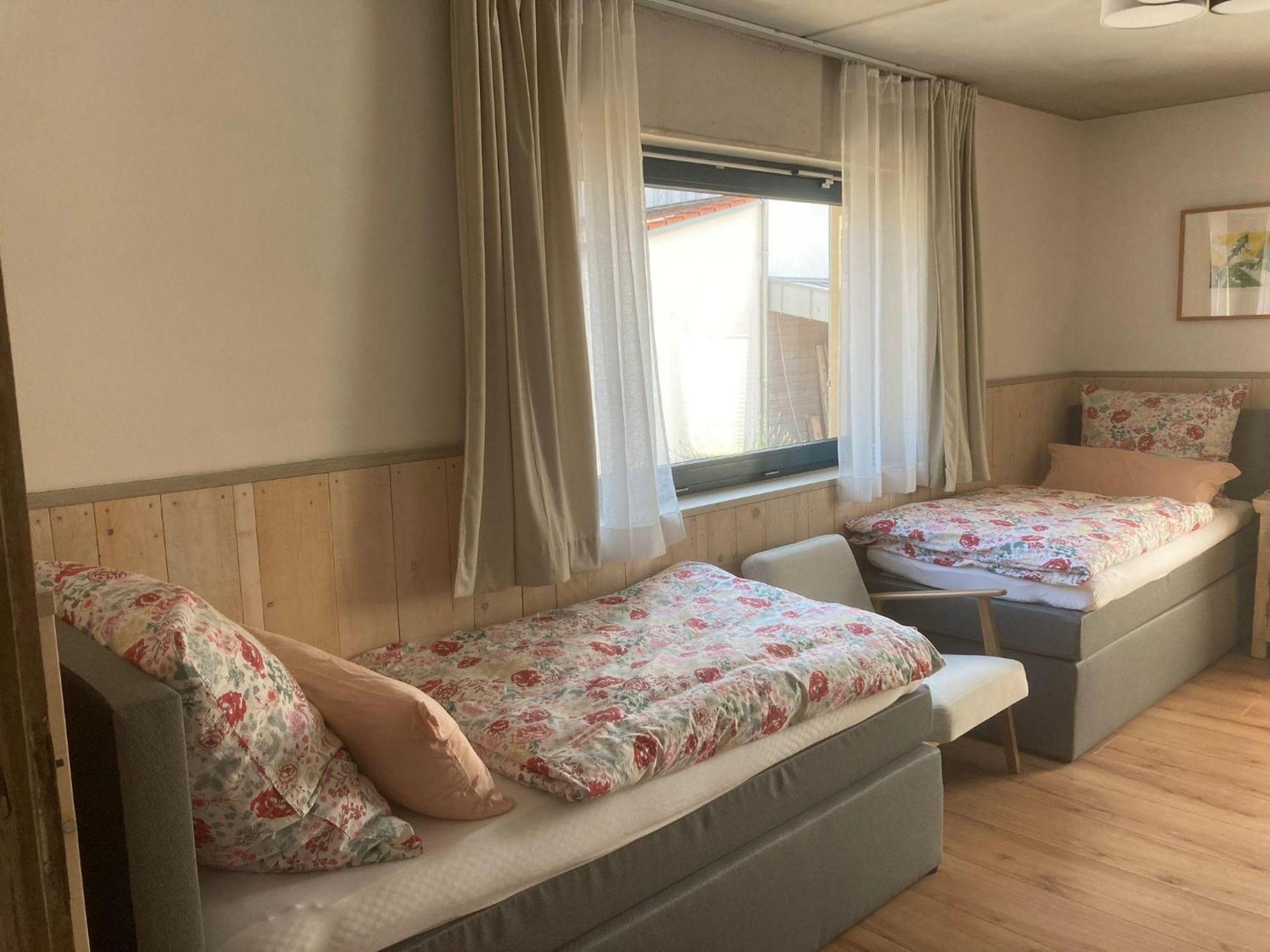 Querhaus Kanzem Bagian luar foto