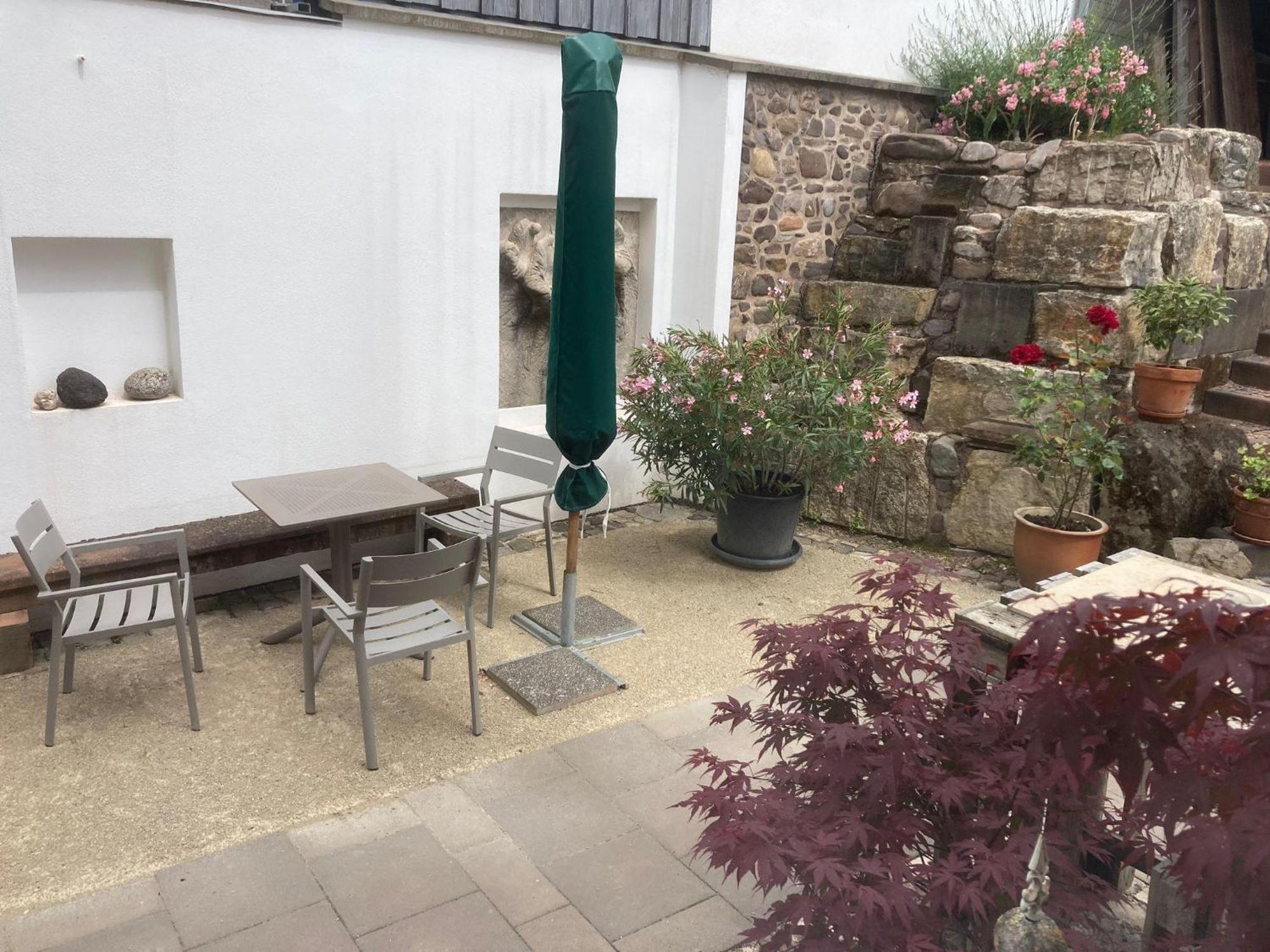 Querhaus Kanzem Bagian luar foto